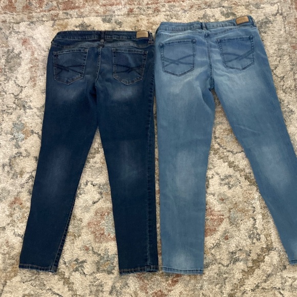Aeropostale Women's Dark and Light Blue Jeans/jeggings size 10 - Picture 6 of 6